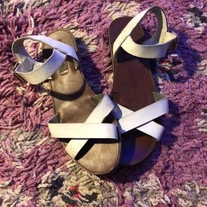 Steve Madden White sandals